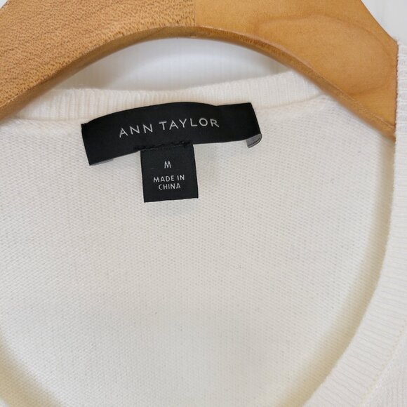 ANN TAYLOR Cardigan w/ Pearl Buttons NWOT - Picture 3 of 10